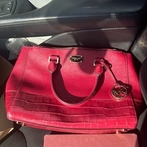 Read Michael Kors bag